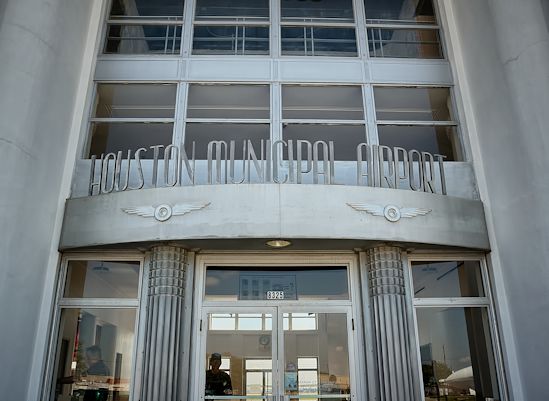 museum front_Snapseed